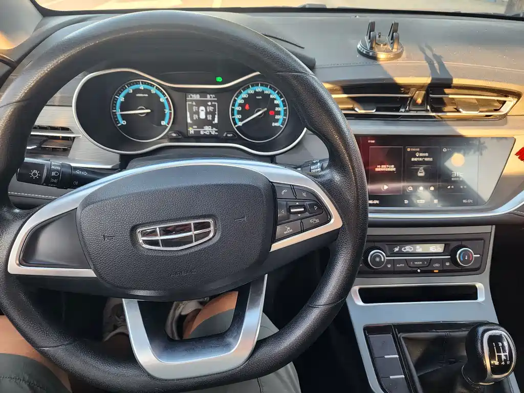 Geely Emgrand — миниатюра 7