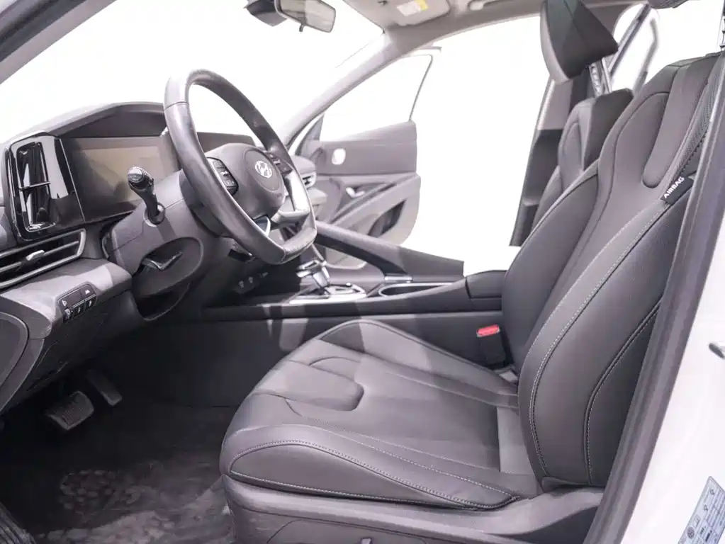 Hyundai Elantra — миниатюра 24