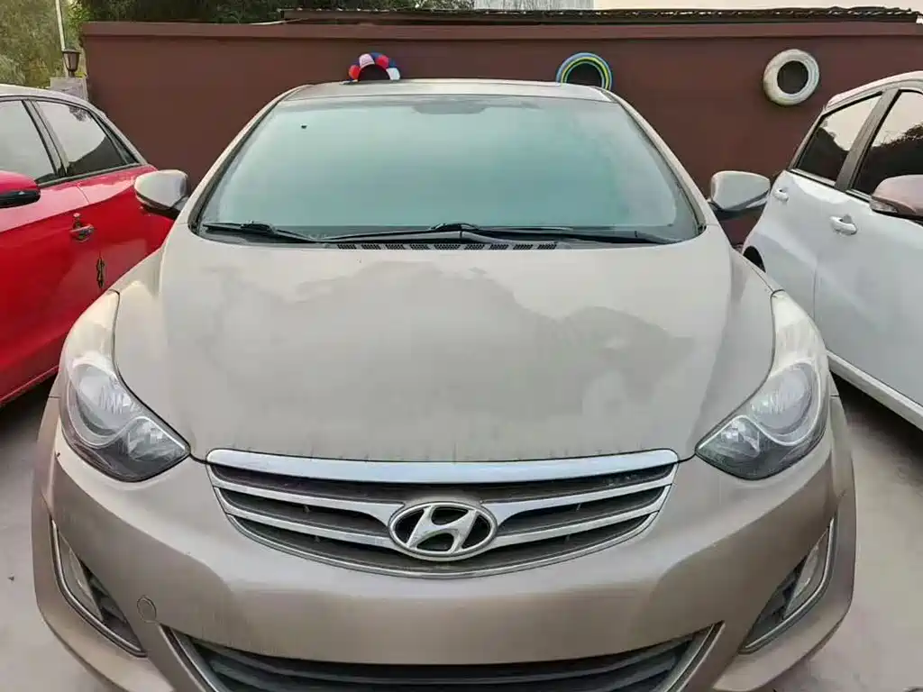 Hyundai Elantra Langdong 2012