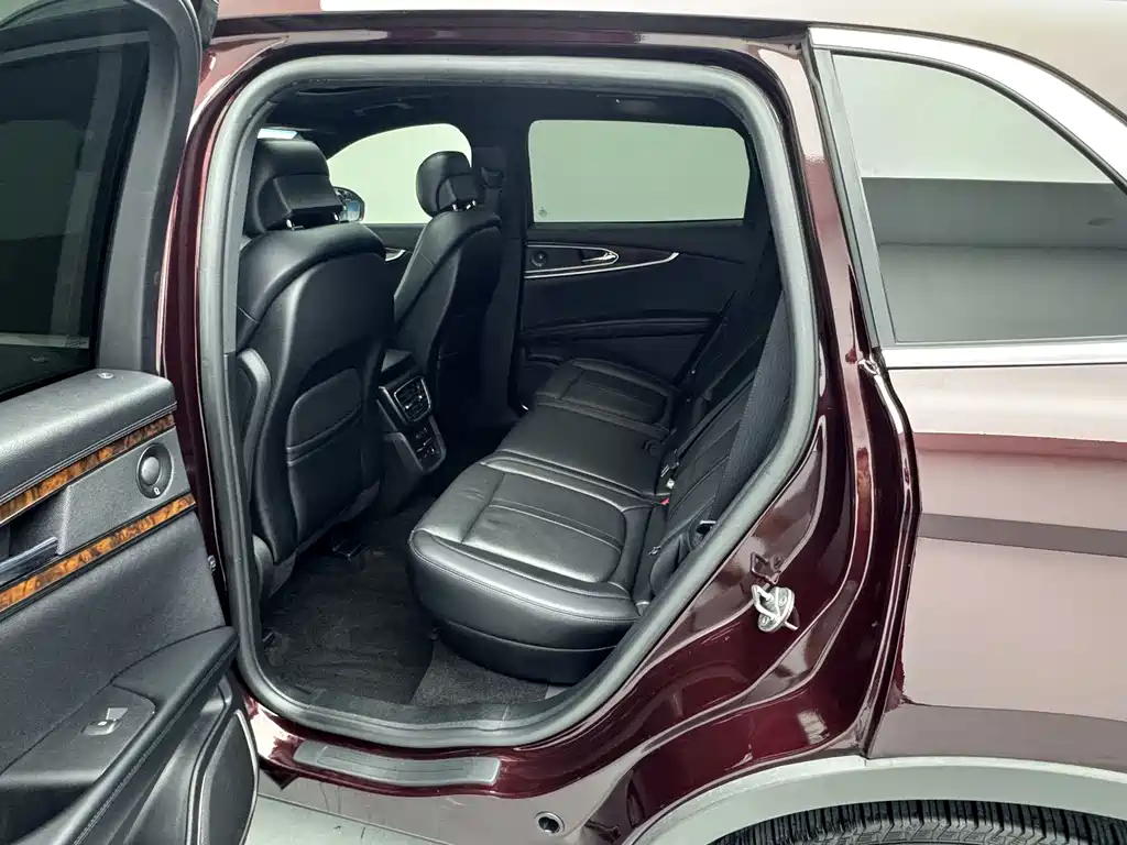 Lincoln Nautilus (Import) — миниатюра 13