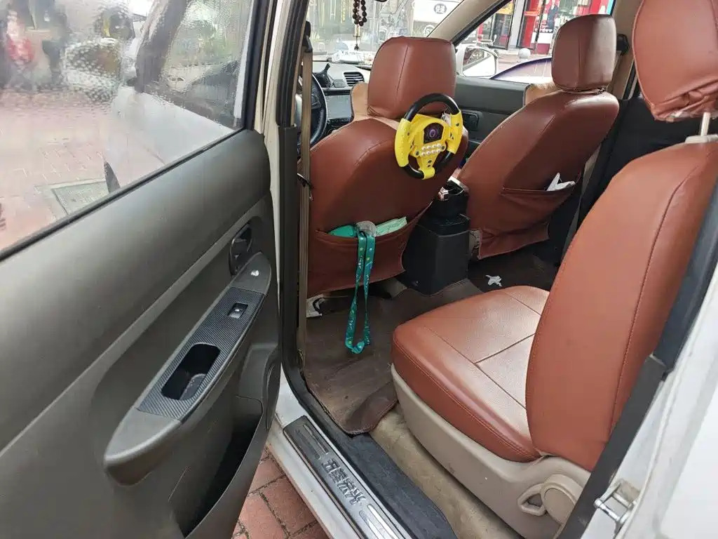 Wuling Hongguang — миниатюра 18