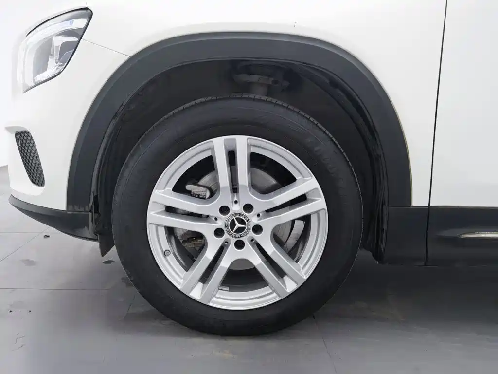 Mercedes-Benz GLB — миниатюра 17