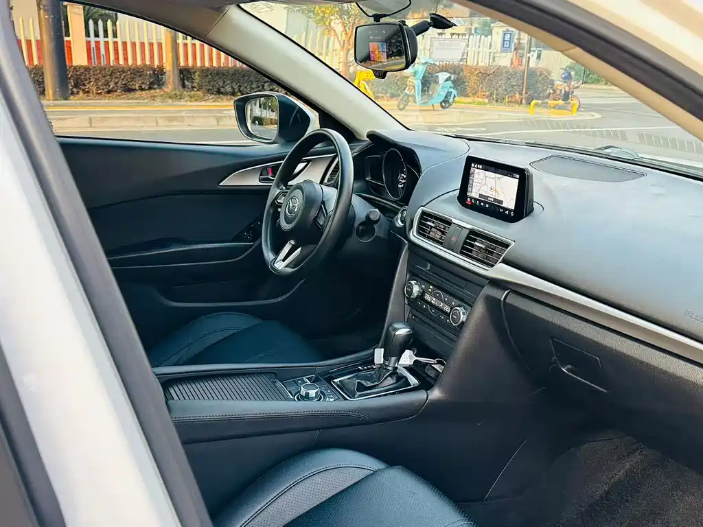 Mazda 3 Axela — миниатюра 7