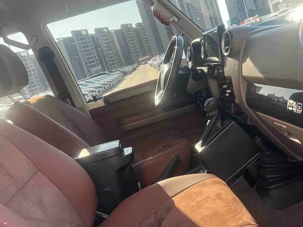 Toyota Land Cruiser — миниатюра 7