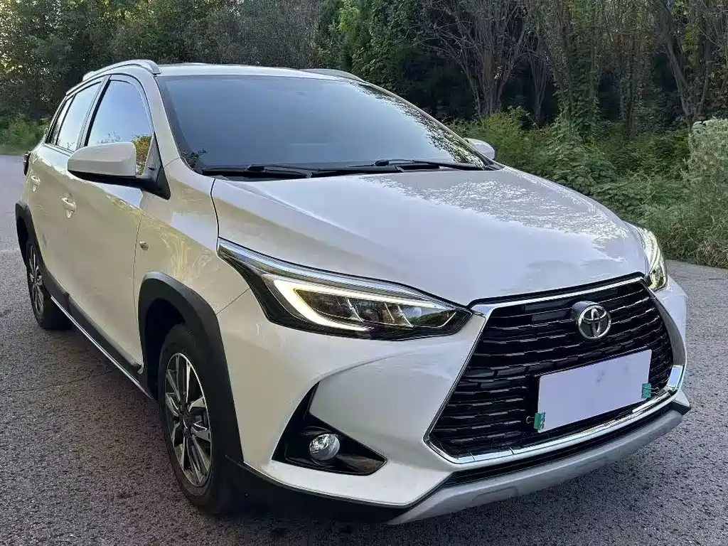Toyota Yaris L — миниатюра 3