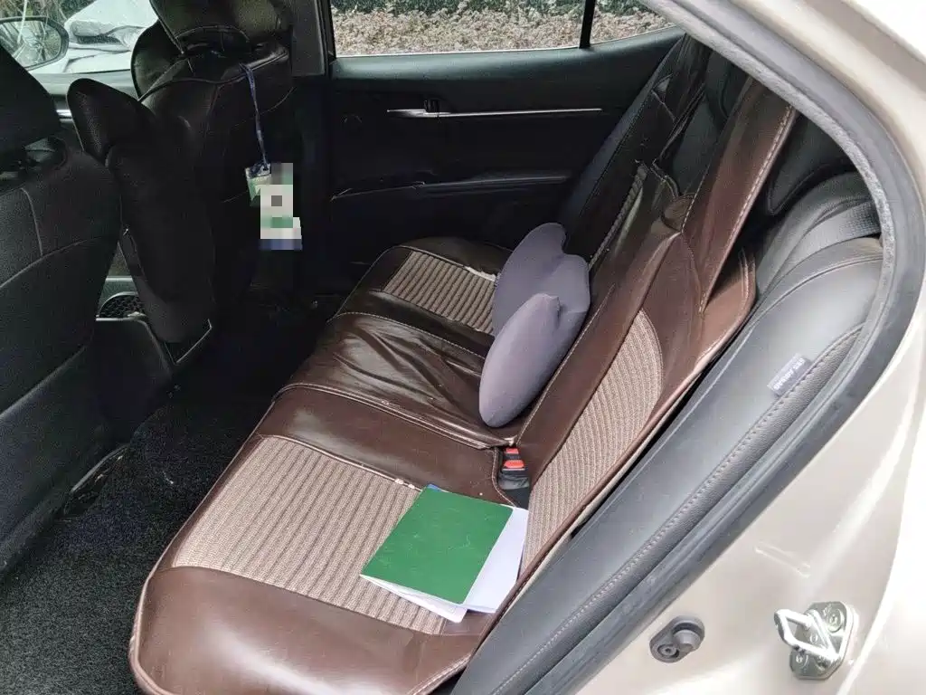 Toyota Camry — миниатюра 13