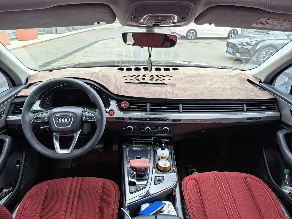 Audi Q7 — миниатюра 6