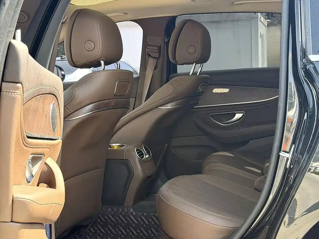 Mercedes-Benz E-Class — миниатюра 4