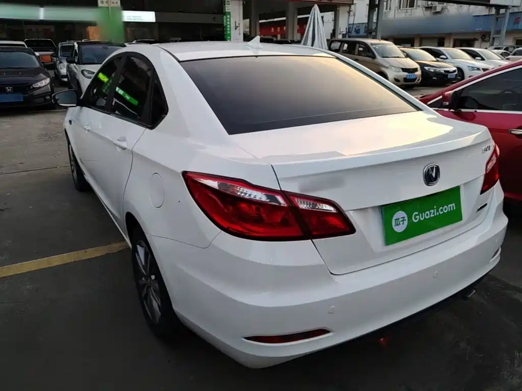 Changan Eado — миниатюра 5