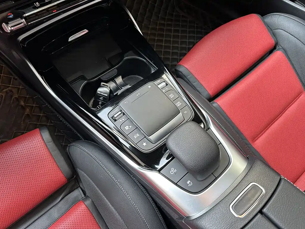 MERCEDES-BENZ CLA AMG