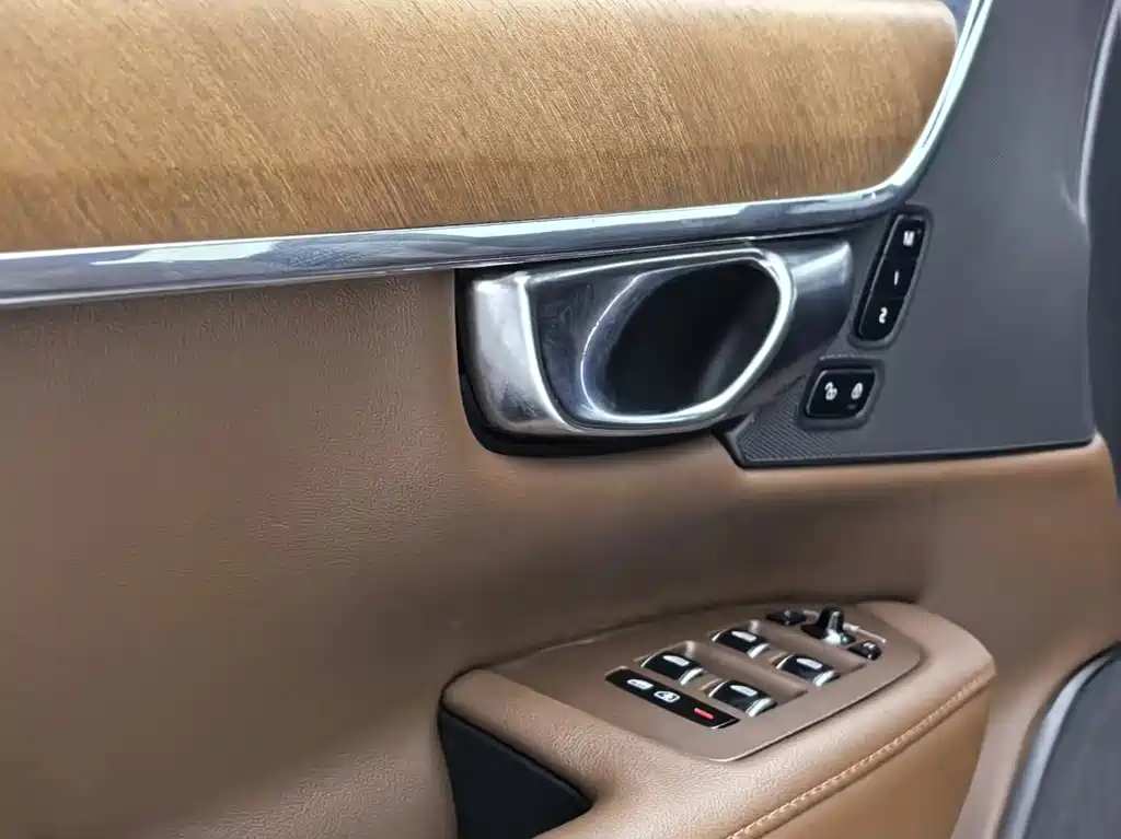 Volvo S90 — миниатюра 21