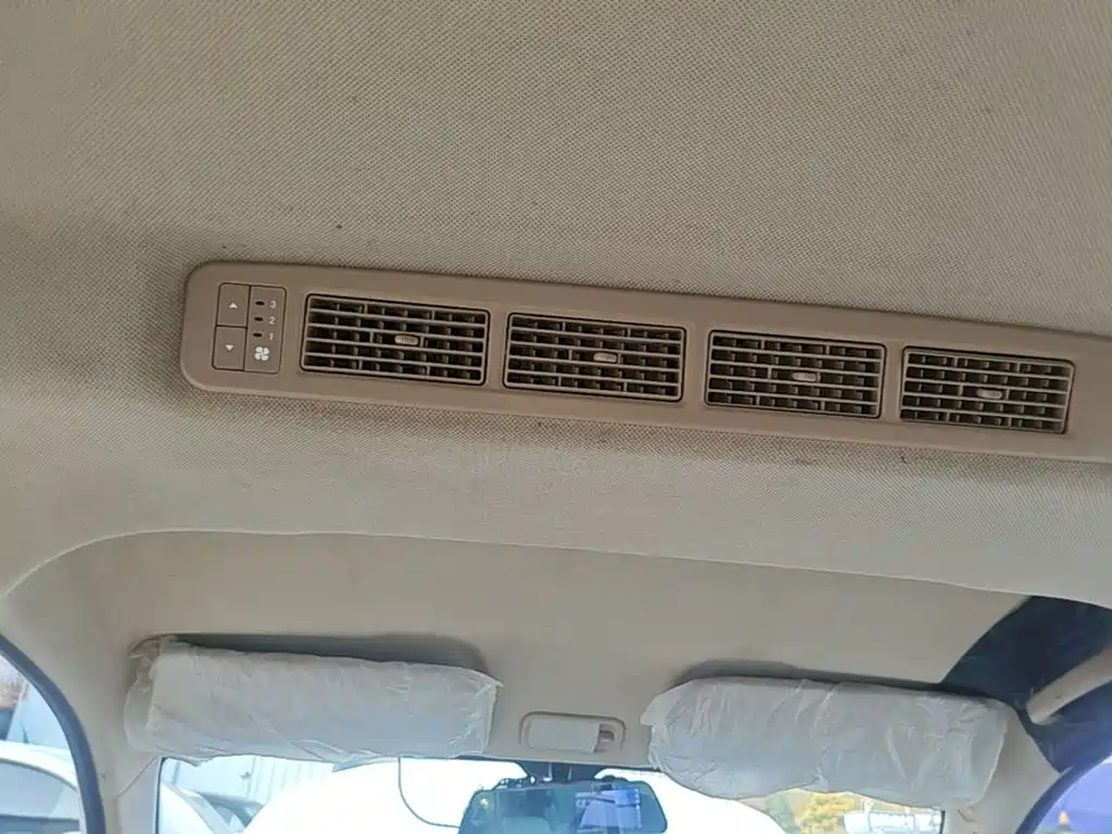 Wuling Hongguang V — миниатюра 18
