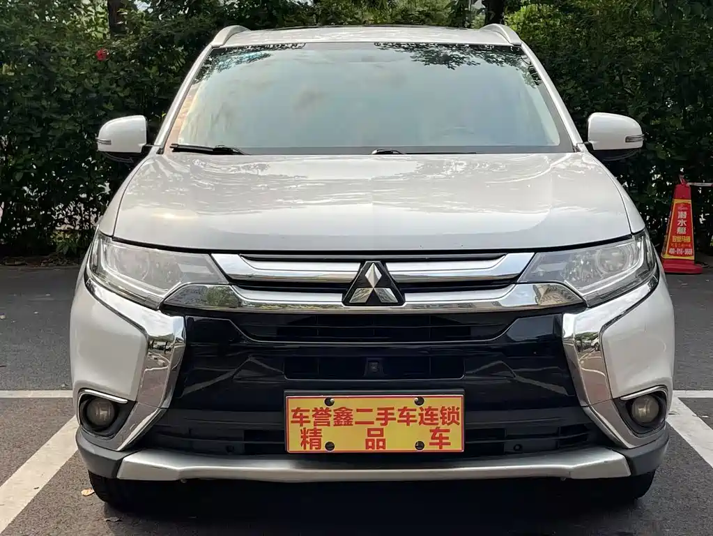 Mitsubishi Outlander — миниатюра 2