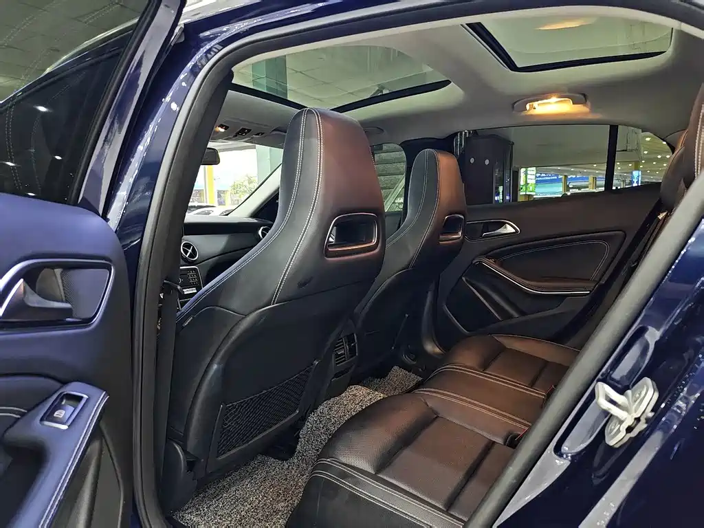 Mercedes-Benz GLA — миниатюра 10