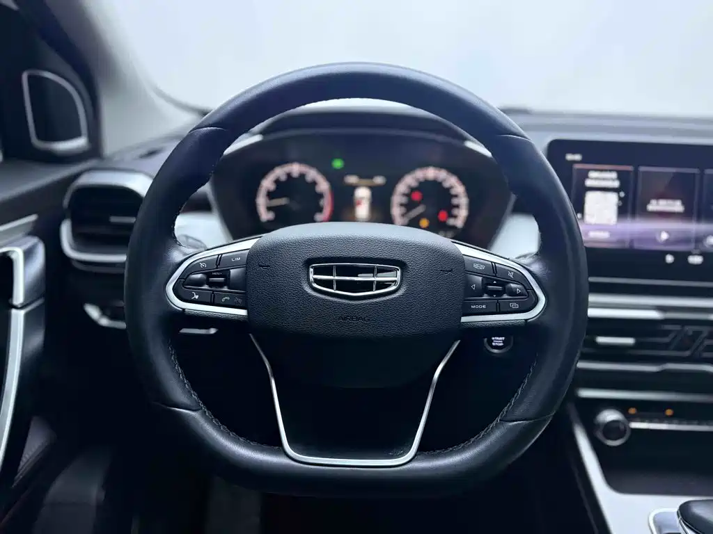 Geely Binyue — миниатюра 11
