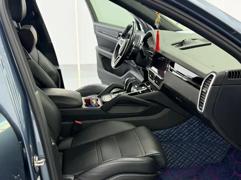 Porsche Cayenne Hybrid — миниатюра 10