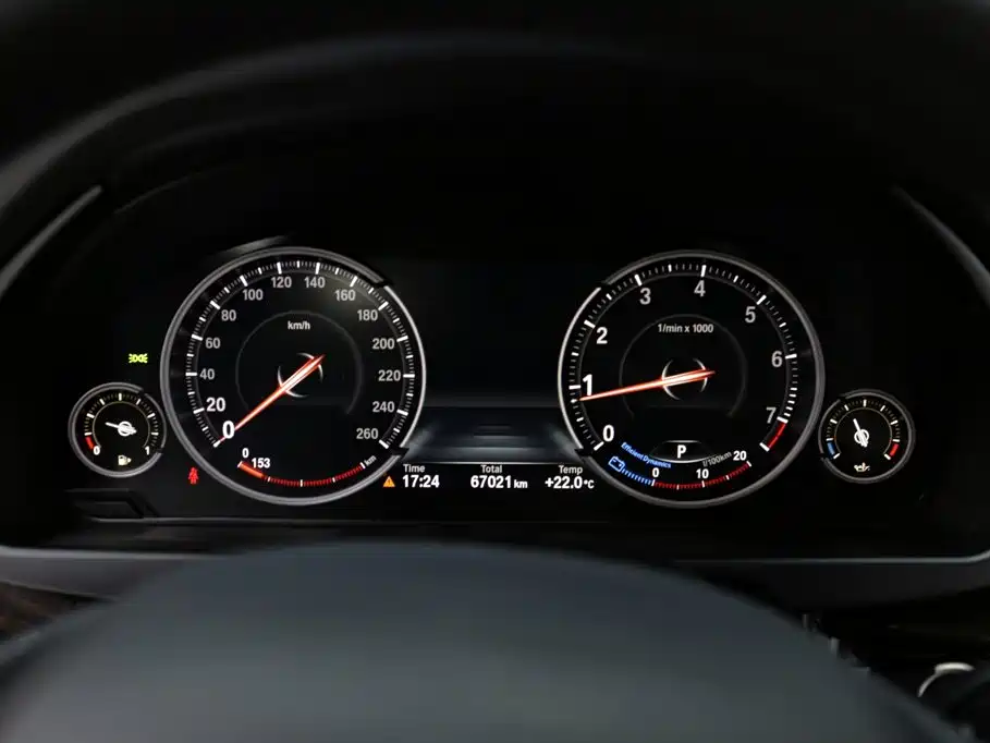 BMW X5 (Import) — миниатюра 13