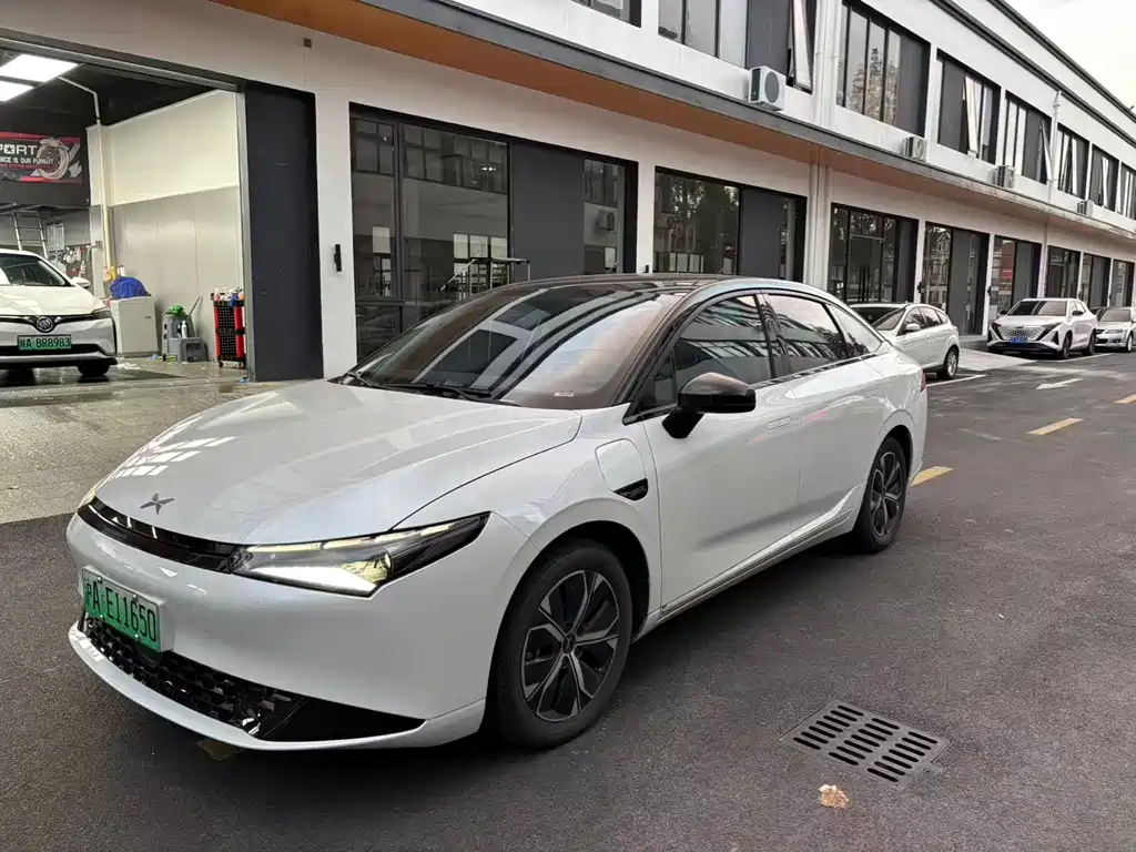 XPeng P5 — миниатюра 2