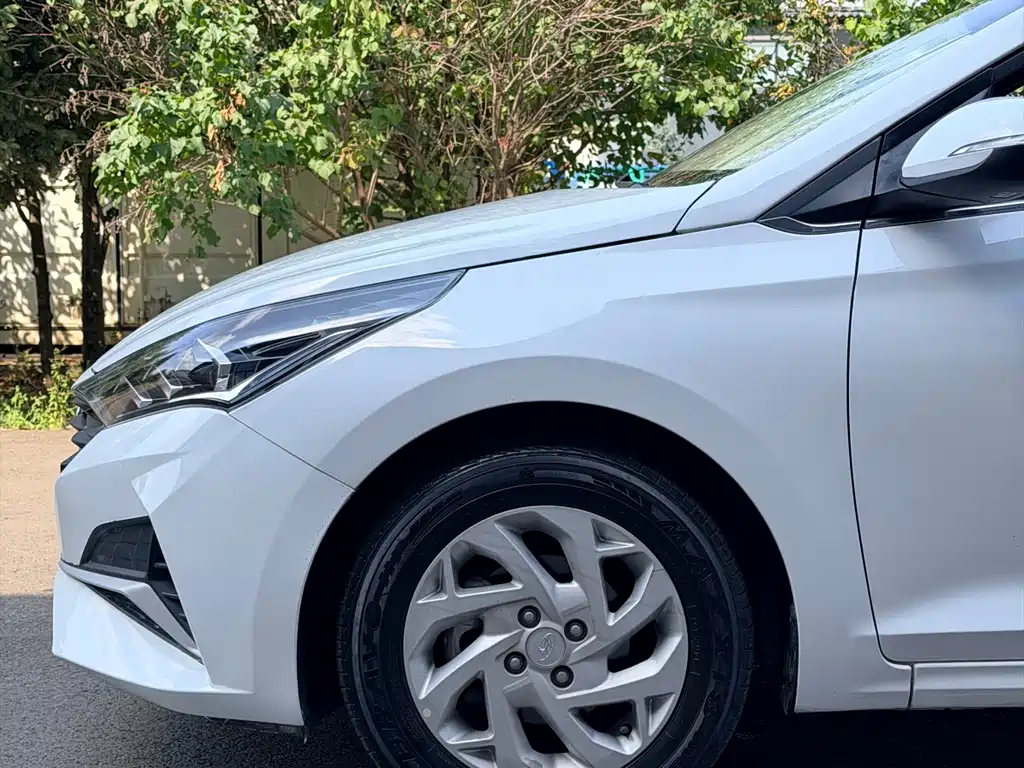 Hyundai Verna — миниатюра 7