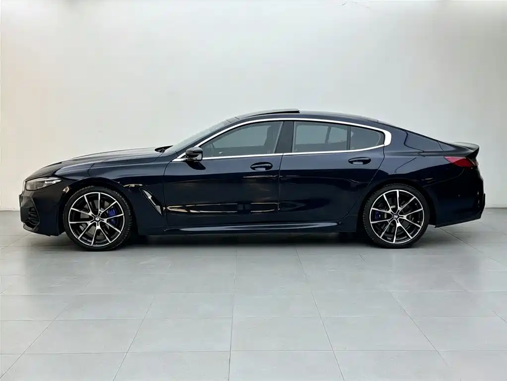 BMW 8 Series — миниатюра 3