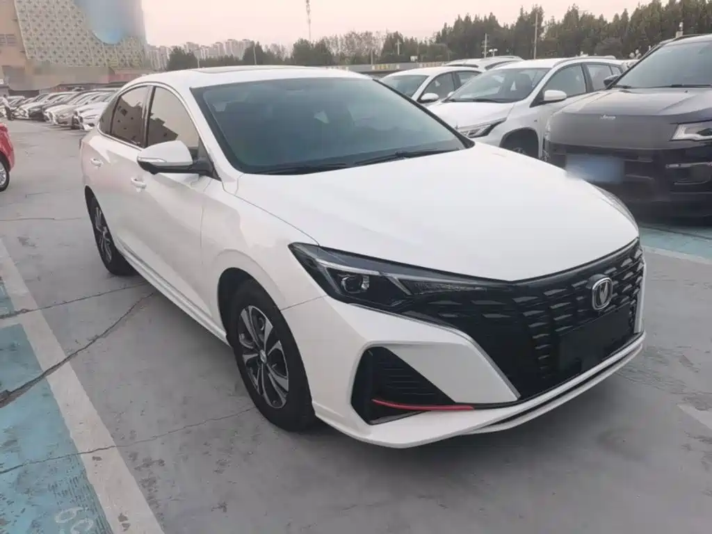 Changan Eado — миниатюра 4