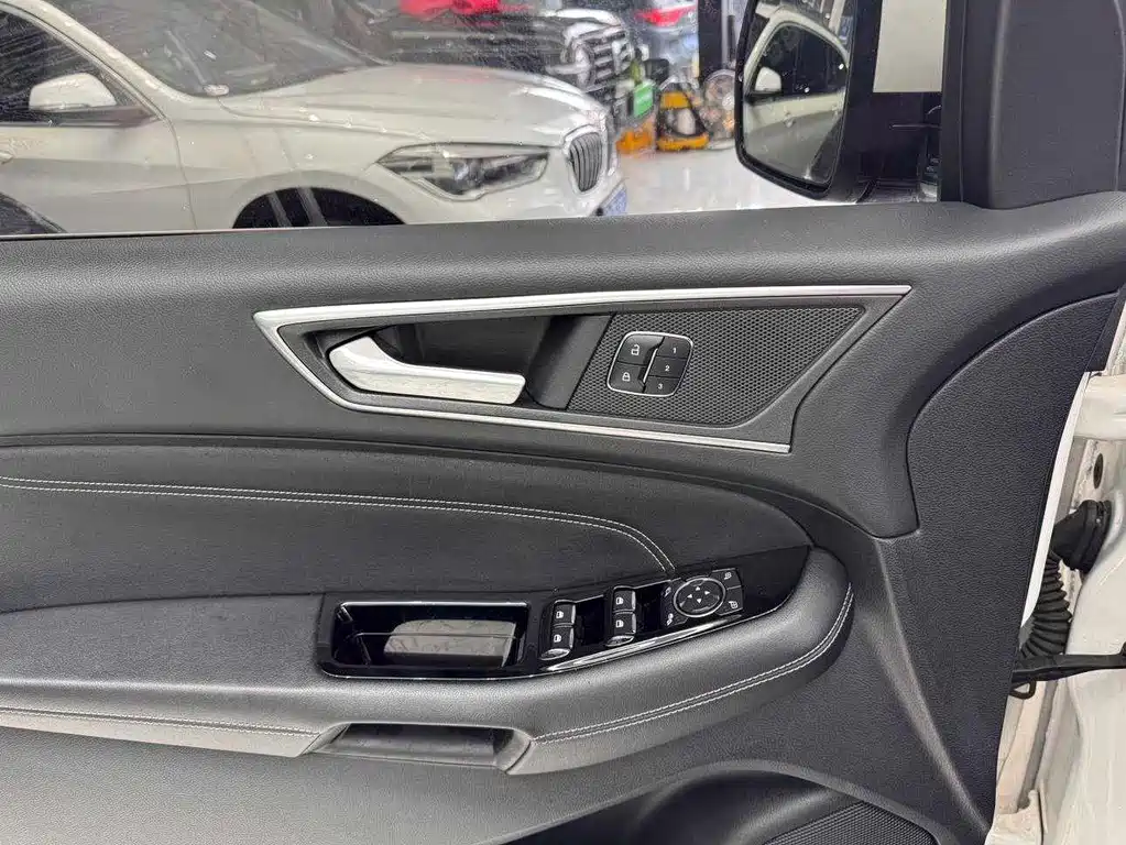 Ford Edge — миниатюра 27
