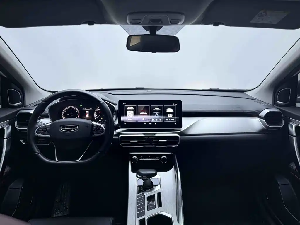 Geely Binyue — миниатюра 10
