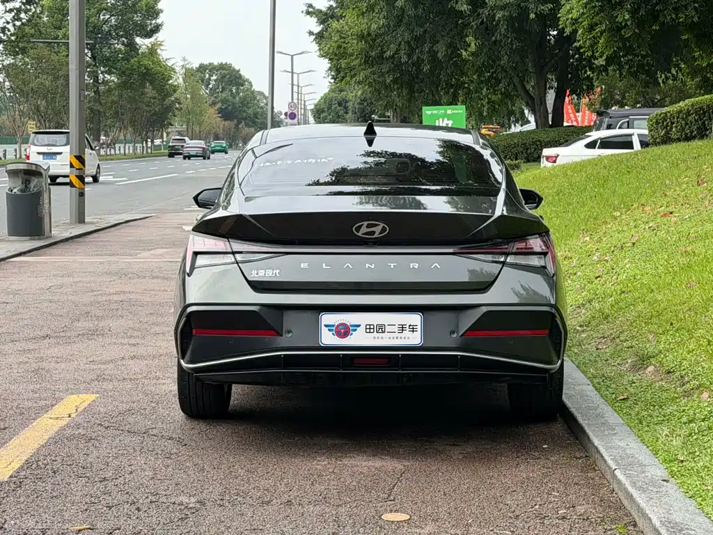 Hyundai Elantra — миниатюра 5