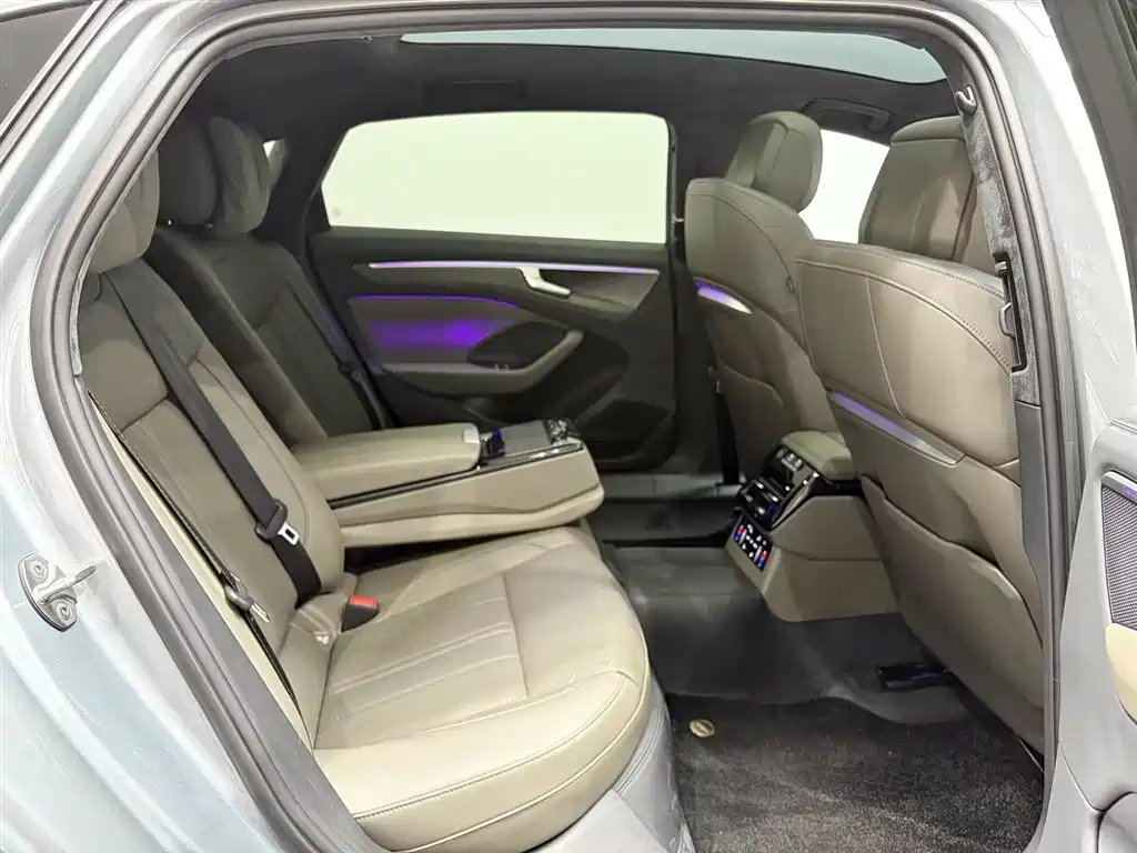Audi A6L — миниатюра 7