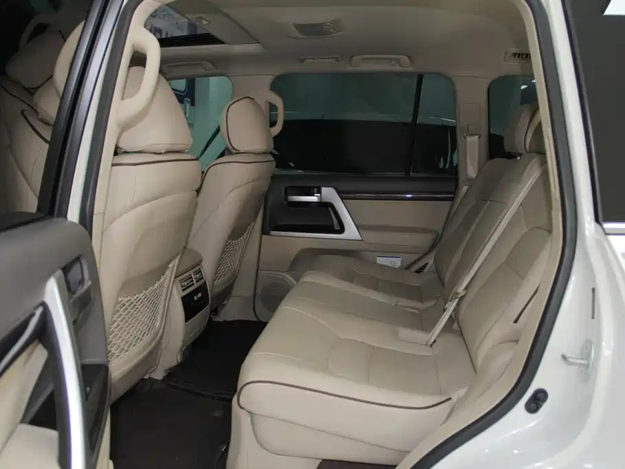 Toyota Land Cruiser — миниатюра 8