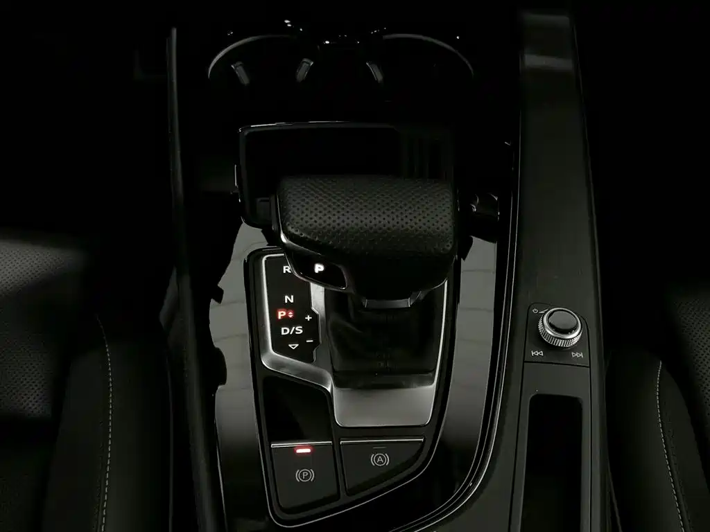 Audi A4L — миниатюра 13
