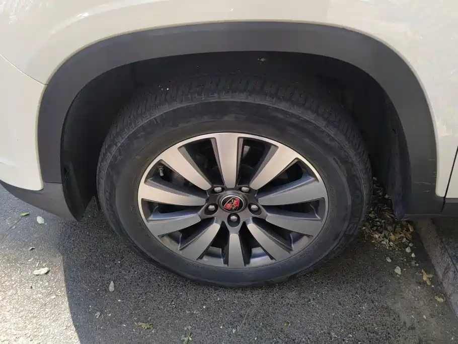 Roewe RX8 — миниатюра 6