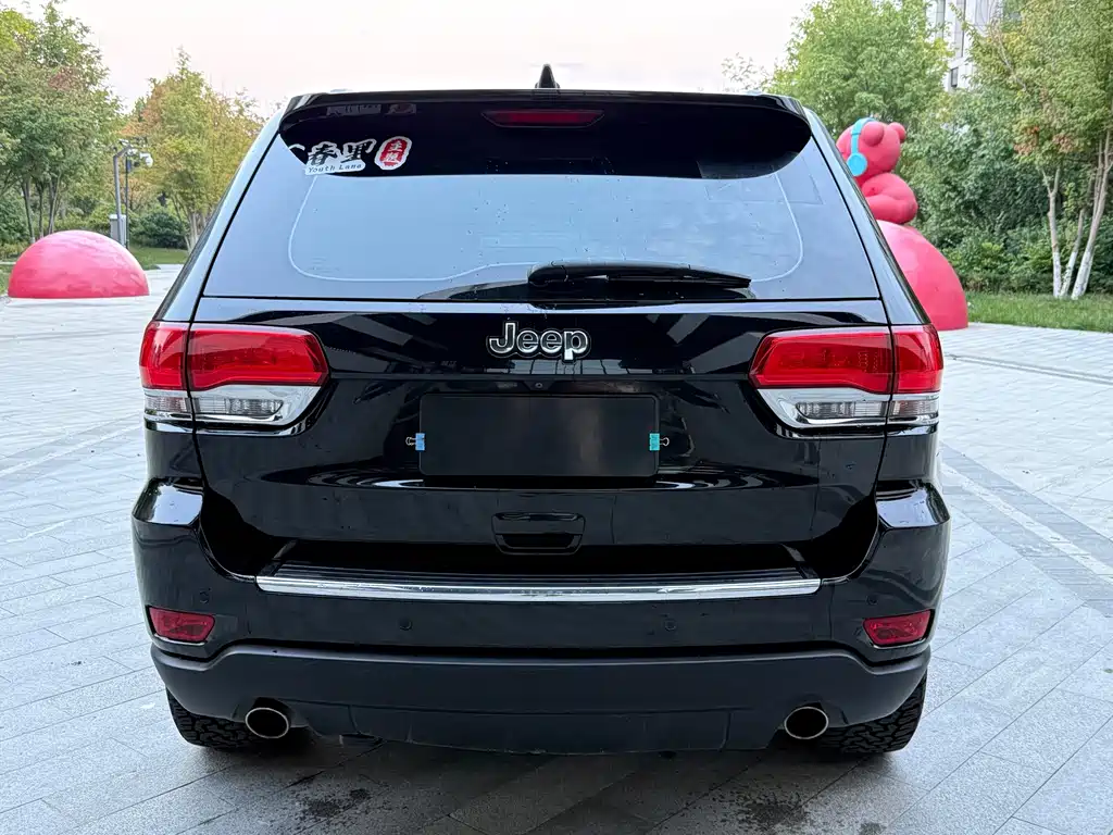 Jeep Grand Cherokee (Import) — миниатюра 5