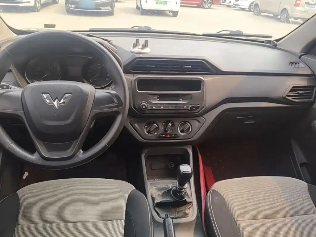 Wuling Hongguang — миниатюра 10