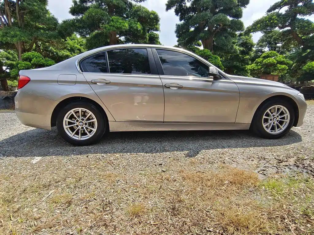 BMW 3 Series — миниатюра 4