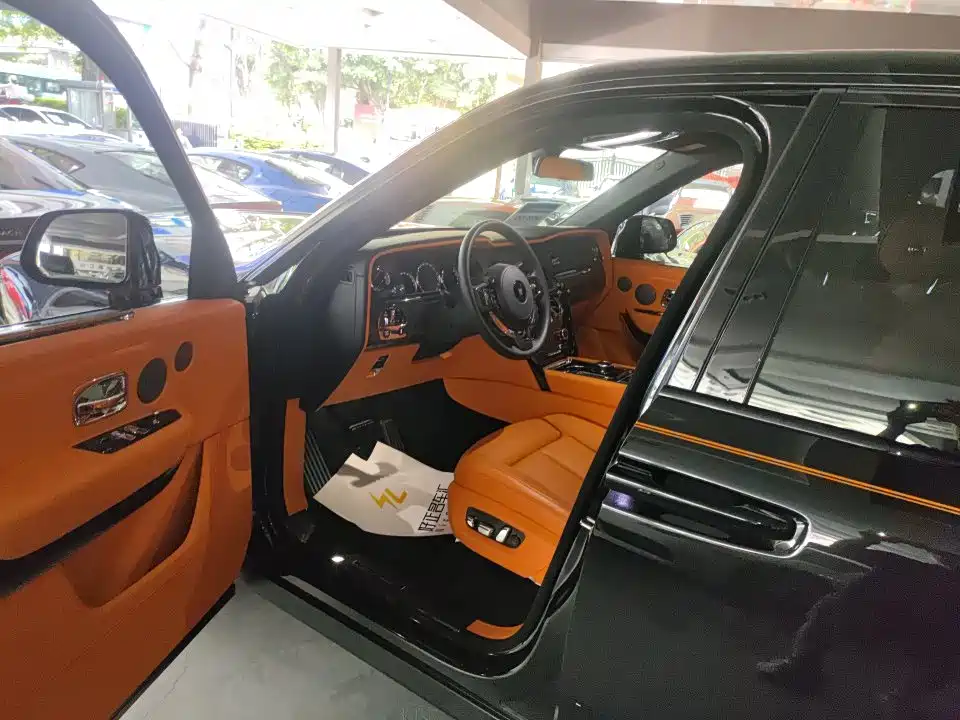 Rolls-Royce Cullinan — миниатюра 7