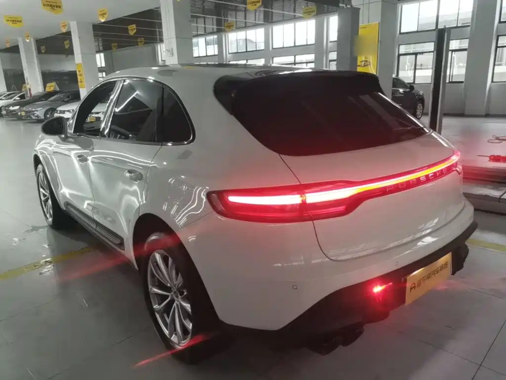 Porsche Macan — миниатюра 5