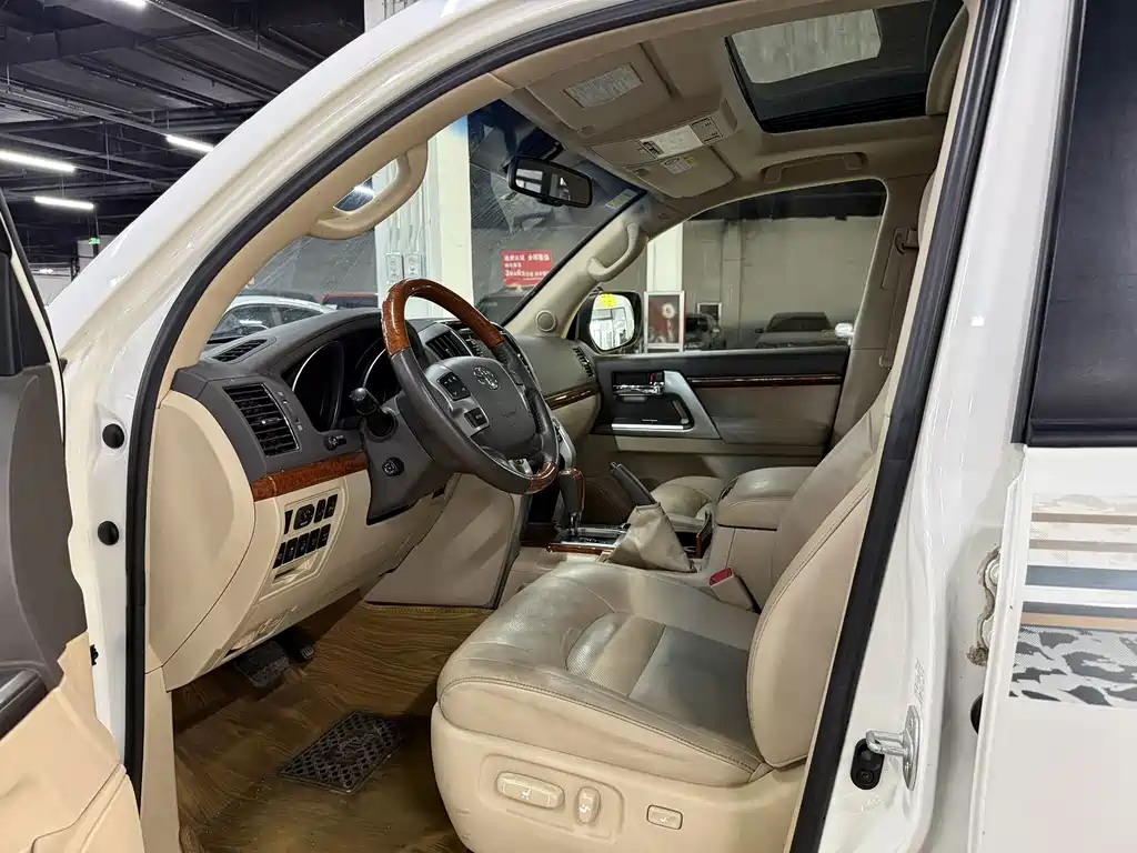 Toyota Land Cruiser — миниатюра 5
