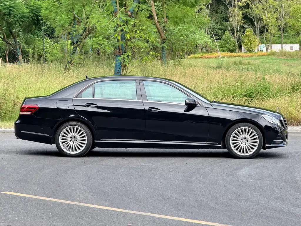 Mercedes-Benz E-Class — миниатюра 3