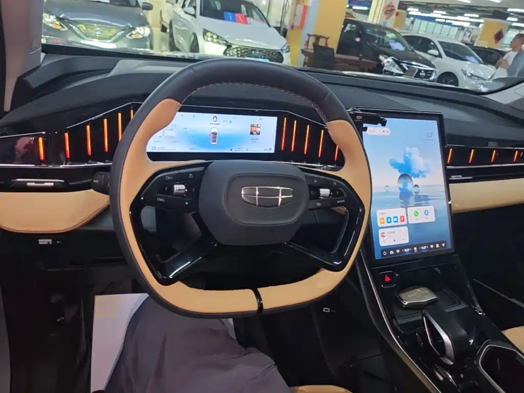 Geely Boyue L — миниатюра 10