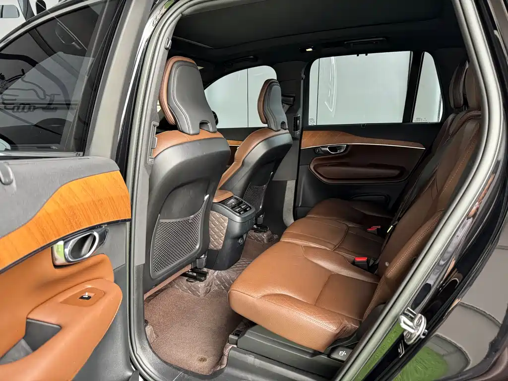 Volvo XC90 — миниатюра 7