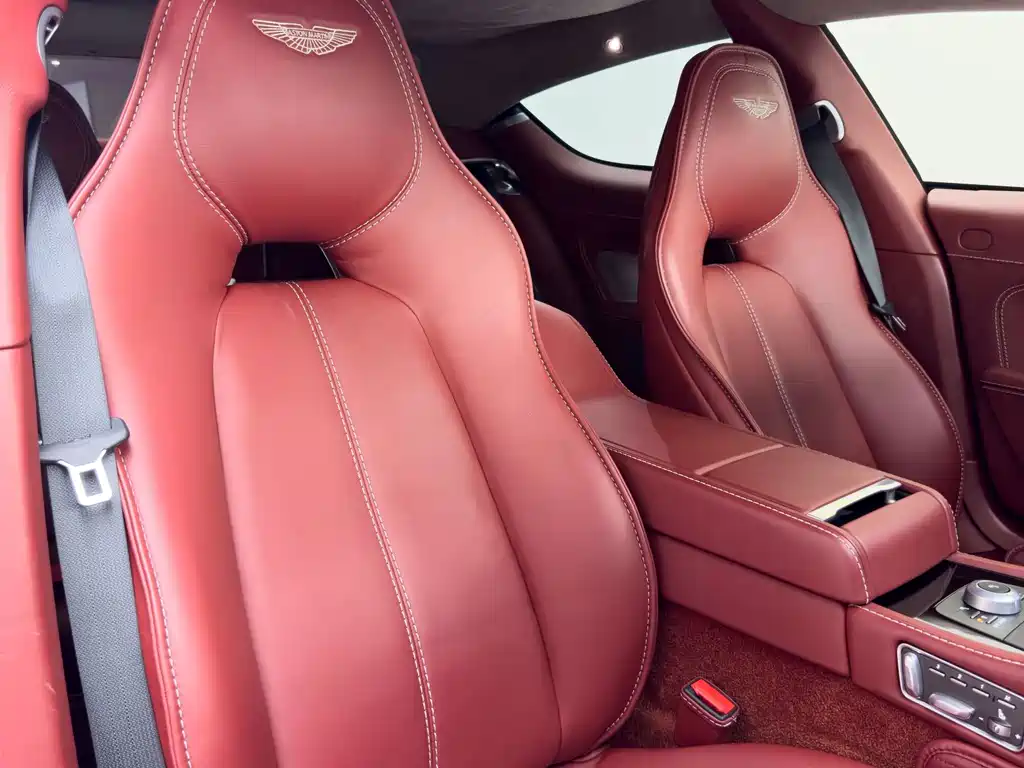 Aston Martin Rapide — миниатюра 16