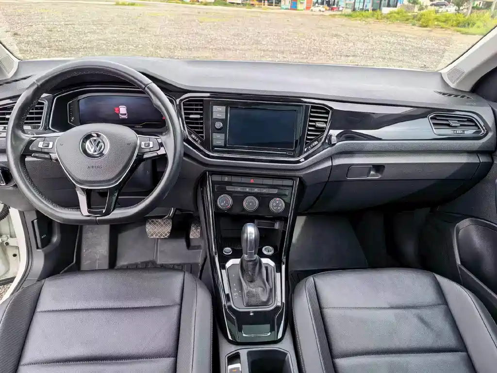 Volkswagen T-Roc — миниатюра 8