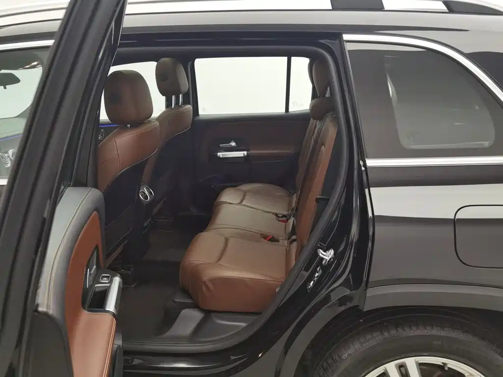Mercedes-Benz GLB — миниатюра 15