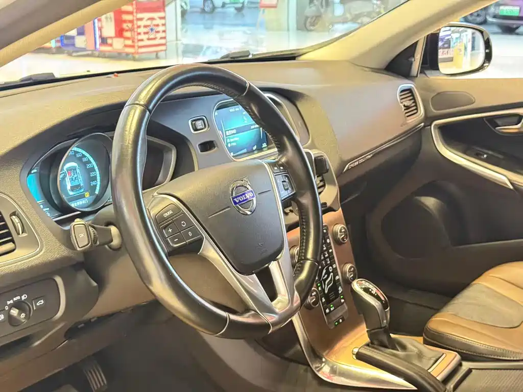 Volvo V40 — миниатюра 6