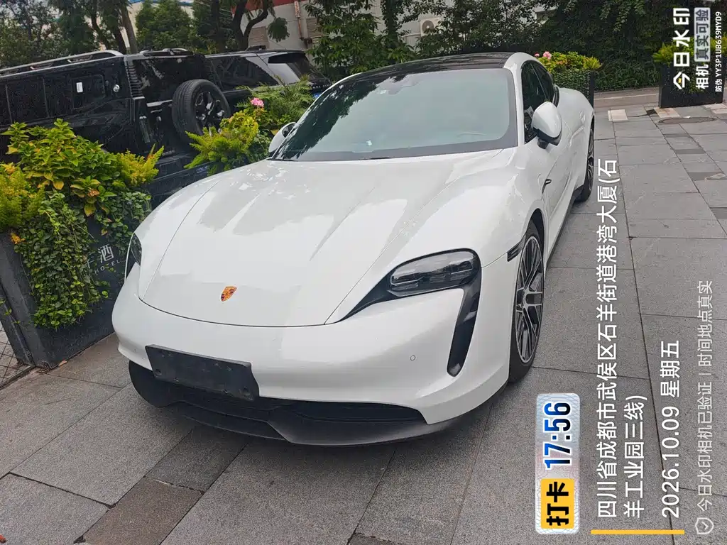 Porsche Taycan — миниатюра 2