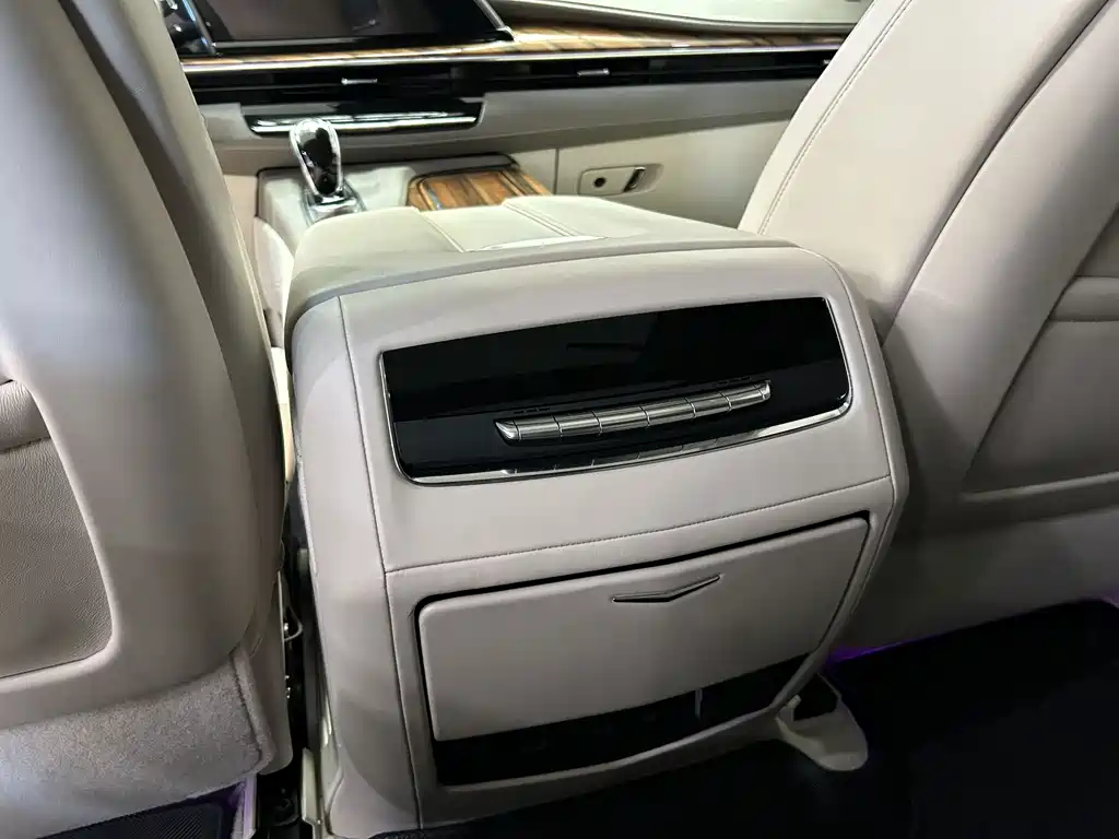 Cadillac Escalade — миниатюра 20