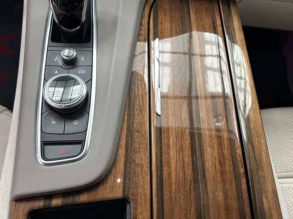 Cadillac Escalade — миниатюра 21