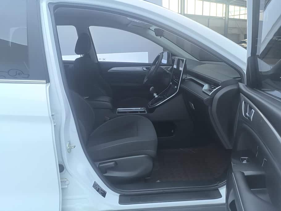 Haval Haval M6 1.5 л 2022 г. Белый, пробег 40199 км