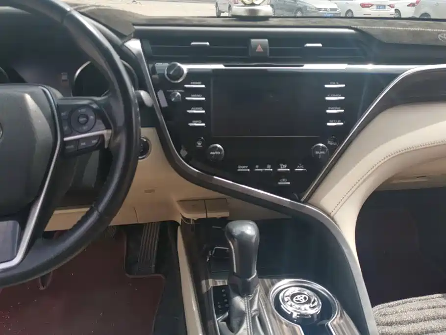 Toyota Camry — миниатюра 13